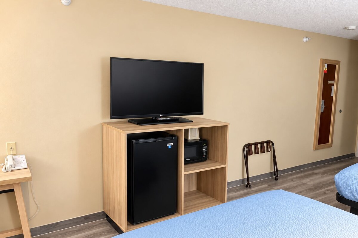 Cortinas blackout, tabla de planchar con plancha y wifi gratis 