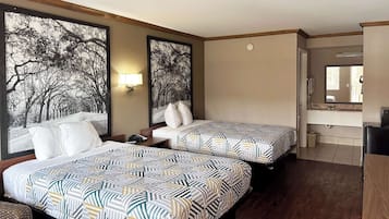 Iron/ironing board, free WiFi, bed sheets