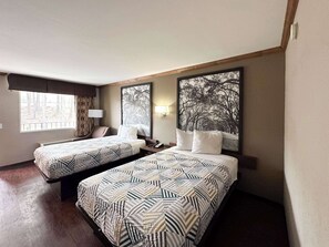 مكواة/لوح كي وواي فاي مجانًا وملاءات أسرّة