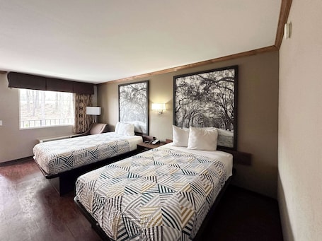 Iron/ironing board, free WiFi, bed sheets. Motel 6 Atlanta, GA – Atlanta Airport East