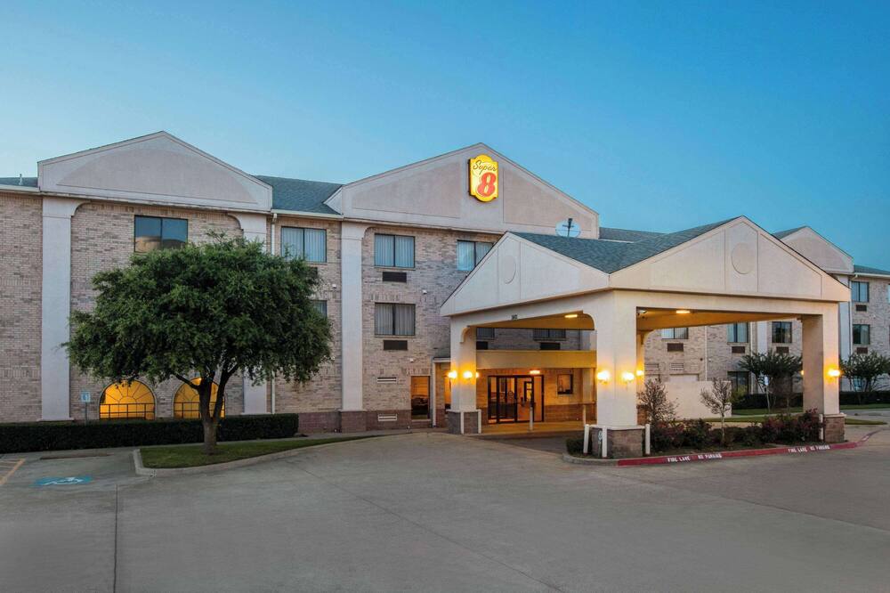 luxury hotels in Garland