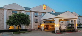 Super 8 by Wyndham Garland North Dallas Area