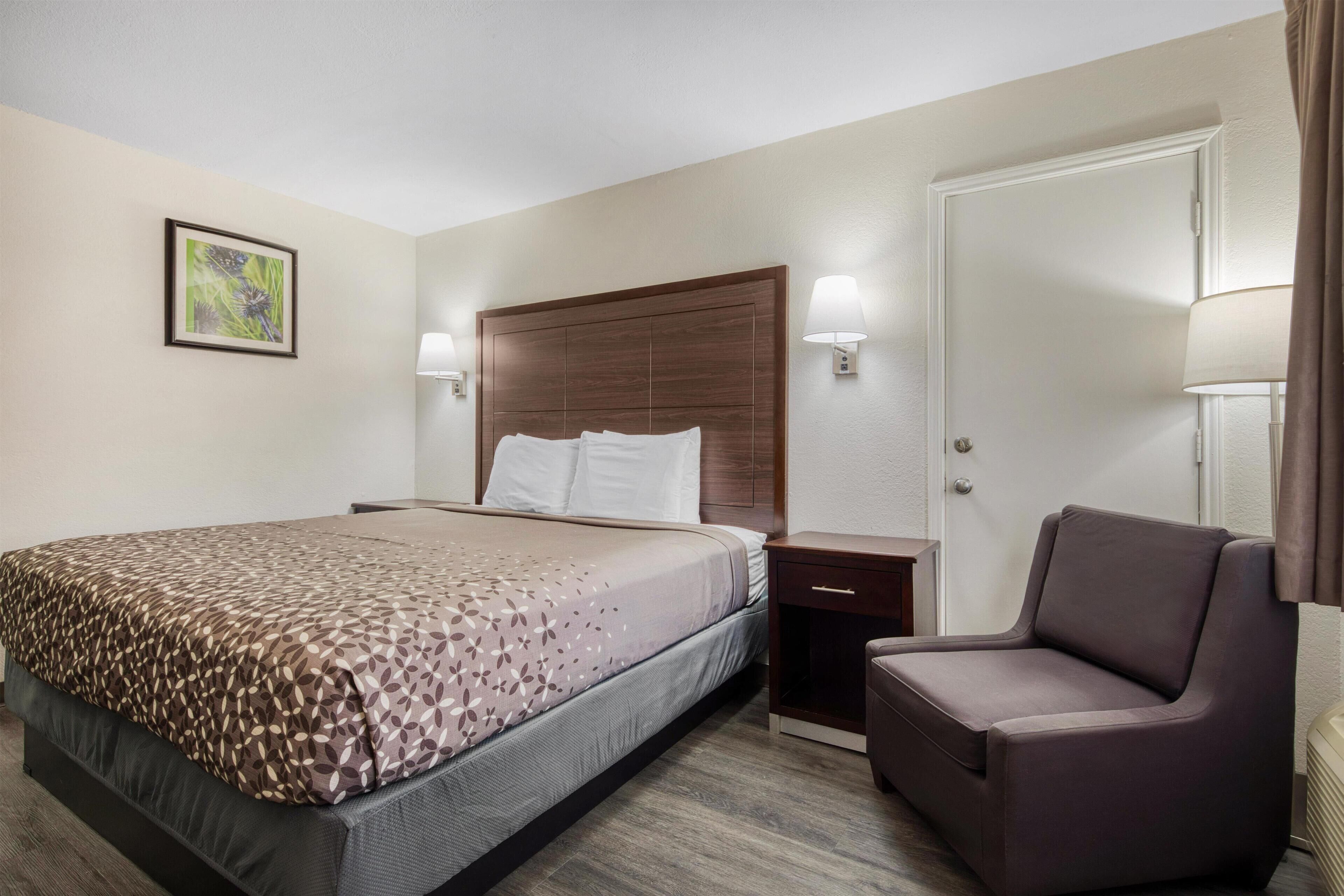 Standard-huone, 1 suuri parisänky, tupakointi kielletty, jääkaappi ja mikroaaltouuni | Egyptinpuuvillaiset lakanat, ylelliset vuodevaatteet, pimennysverhot