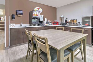 Tägliches inbegriffenes Frühstück zum Mitnehmen