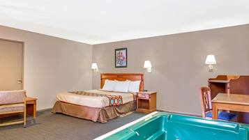 Studiosuite, 1 kingsize-seng, ikke-røyk, massasjebadekar | Blendingsgardiner, strykejern/-brett og barnesenger (inkludert)