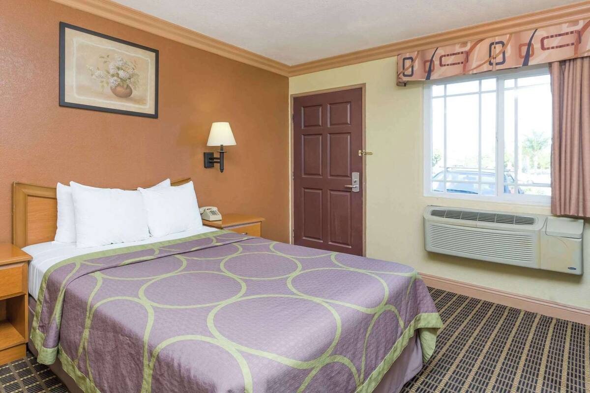 Iron/ironing board, rollaway beds, free WiFi, bed sheets
