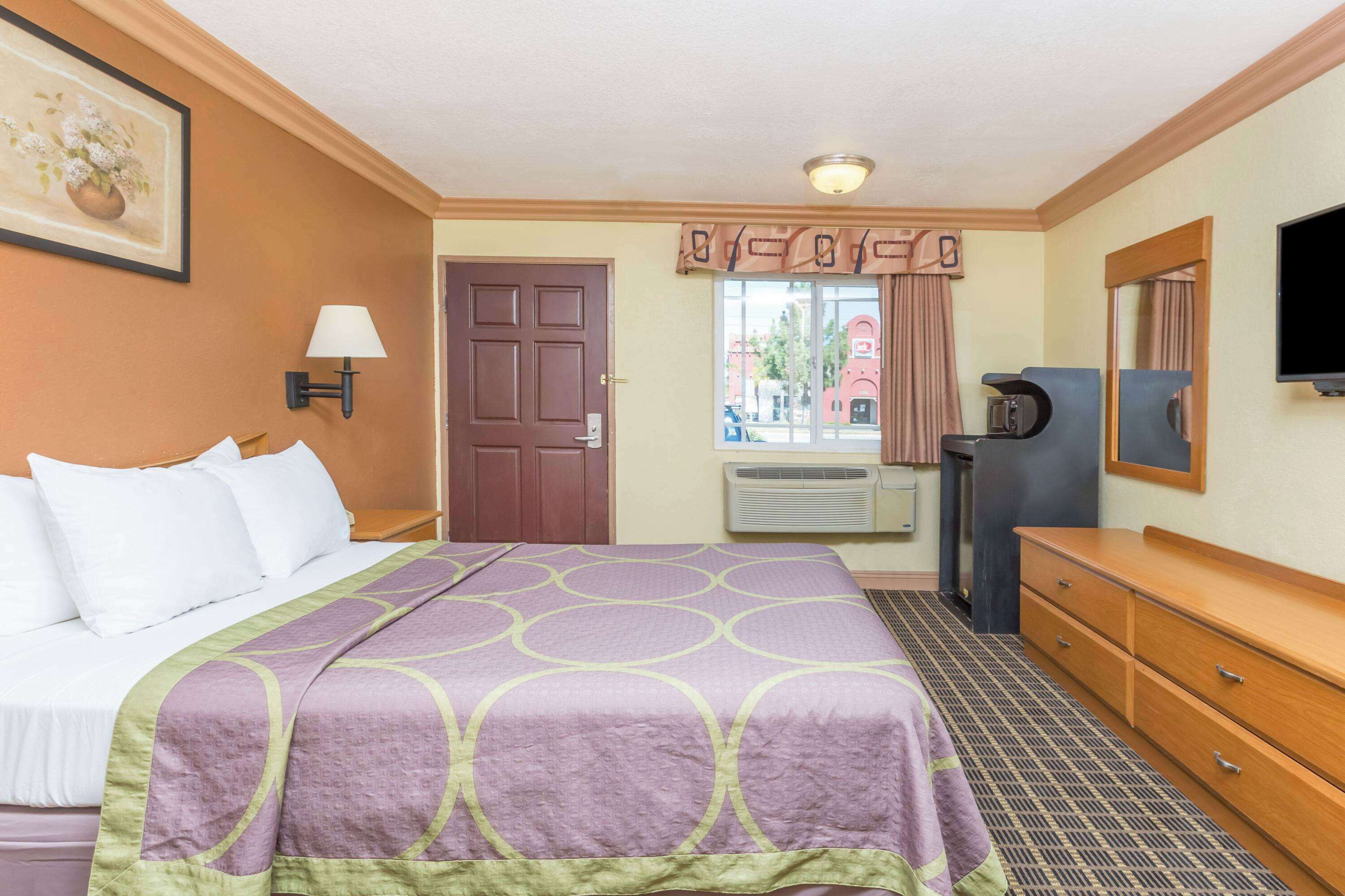 Foto - Super 8 by Wyndham Azusa