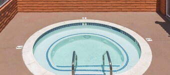 Super 8 by Wyndham Azusa