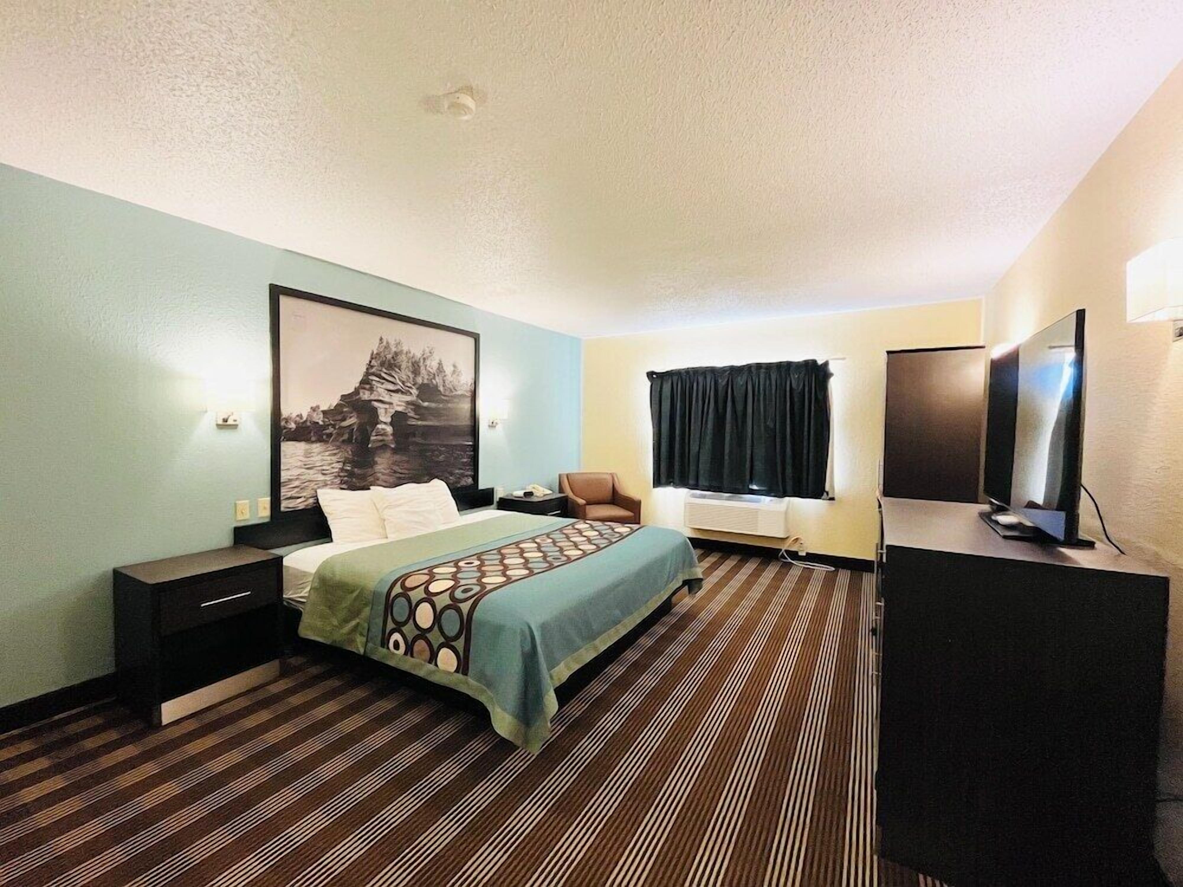 Desk, iron/ironing board, free WiFi, bed sheets