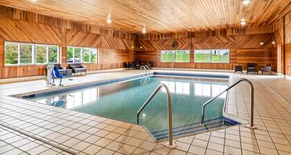 Super 8 by Wyndham Osseo WI