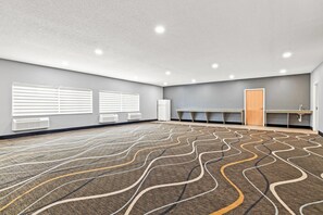 Meeting facility - Super 8 by Wyndham Osseo WI (Osseo)
