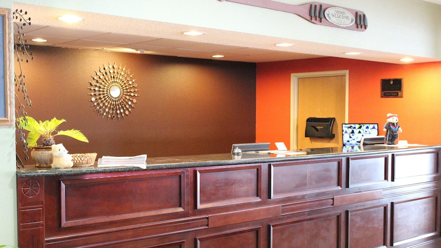 Super 8 by Wyndham Osseo WI