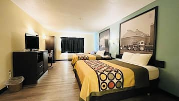 Habitación, 2 camas Queen size, para no fumadores | Escritorio, tabla de planchar con plancha, wifi gratis y ropa de cama