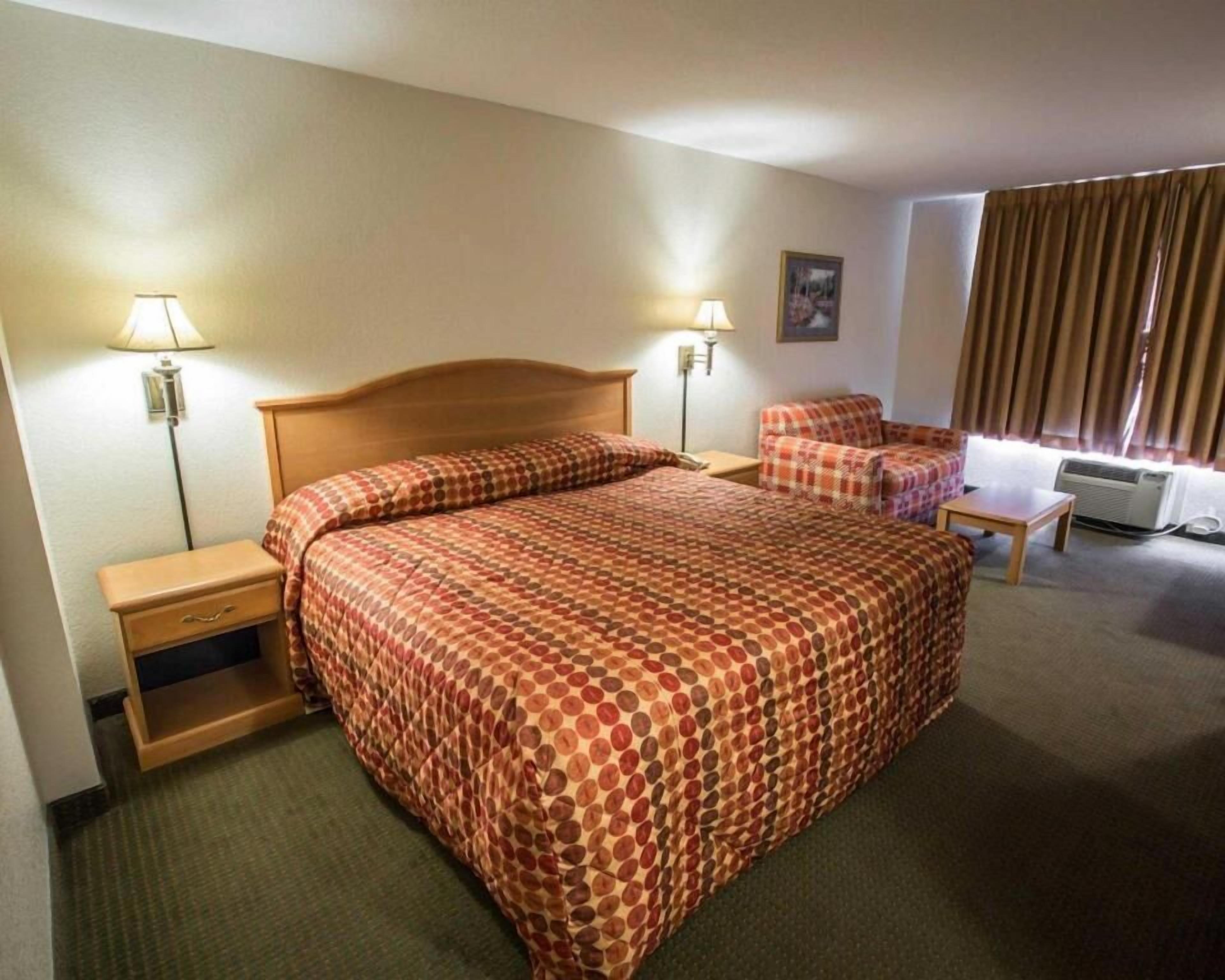 Pillow-top beds, desk, laptop workspace, free WiFi