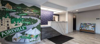 Rodeway Inn & Suites near Outlet Mall - Asheville