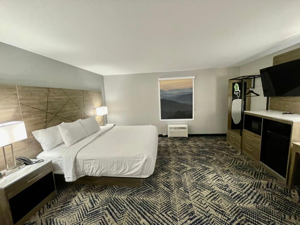 Pillow-top beds, desk, laptop workspace, free WiFi