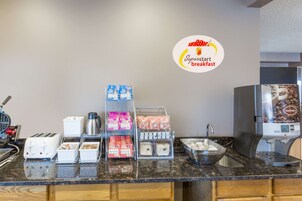 Desayuno continental gratuito y diario