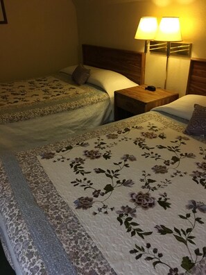 Bureau, rideaux occultants, Wi-Fi gratuit, draps fournis