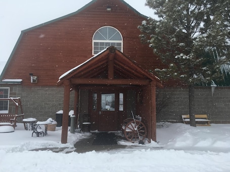 Exterior. Buffalo Lodge and Grill