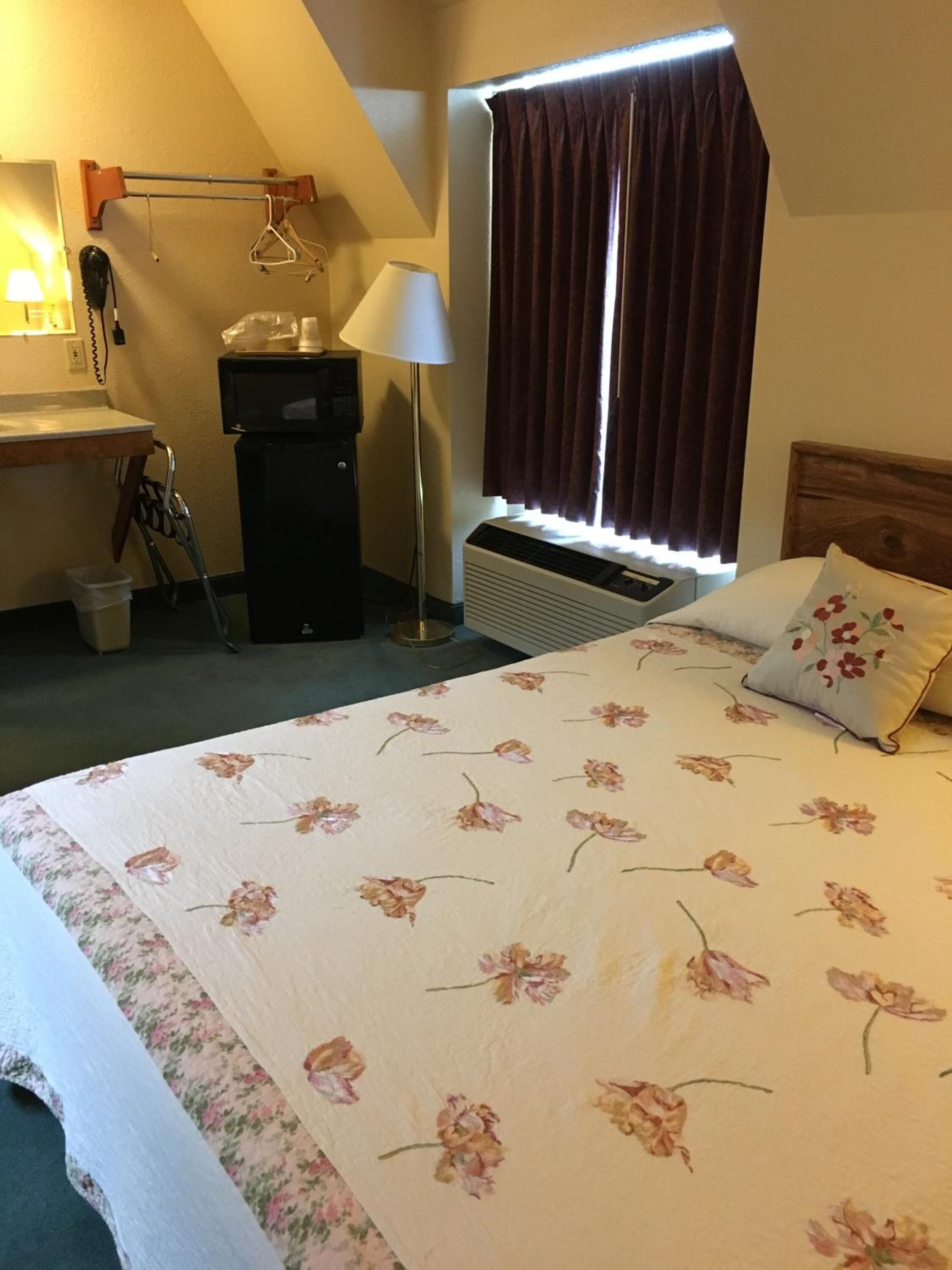 Desk, blackout curtains, free WiFi, bed sheets