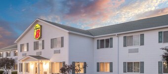 Super 8 by Wyndham Canandaigua