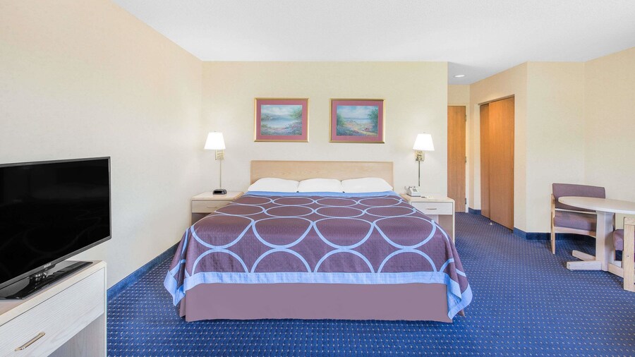 Super 8 by Wyndham Canandaigua