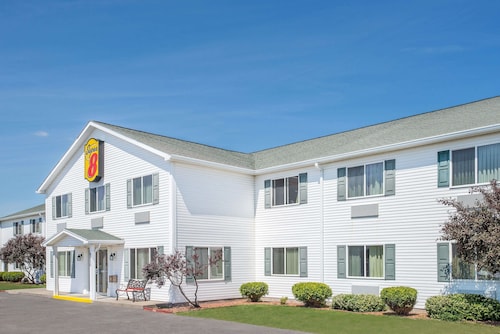 Super 8 by Wyndham Canandaigua
