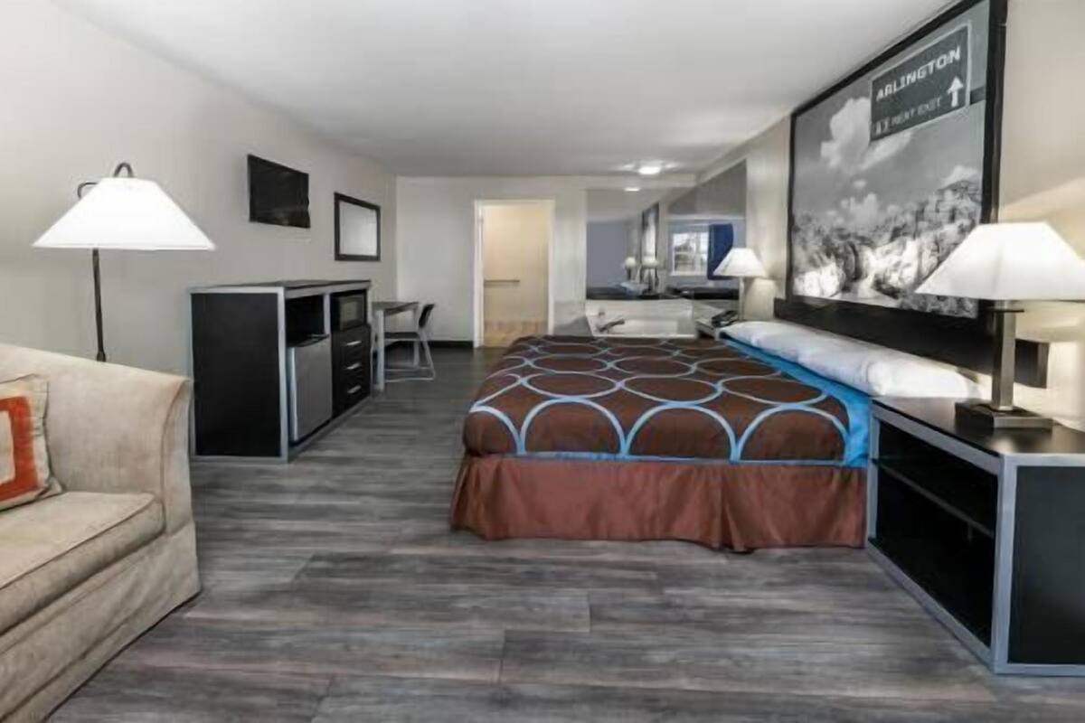 Caja de seguridad en la habitación y escritorio