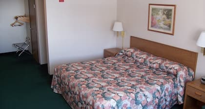 Budget Host Inn & Suites