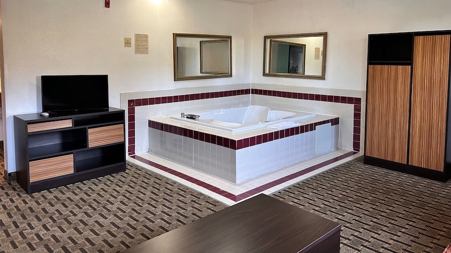 Super 8 by Wyndham Lynchburg VA