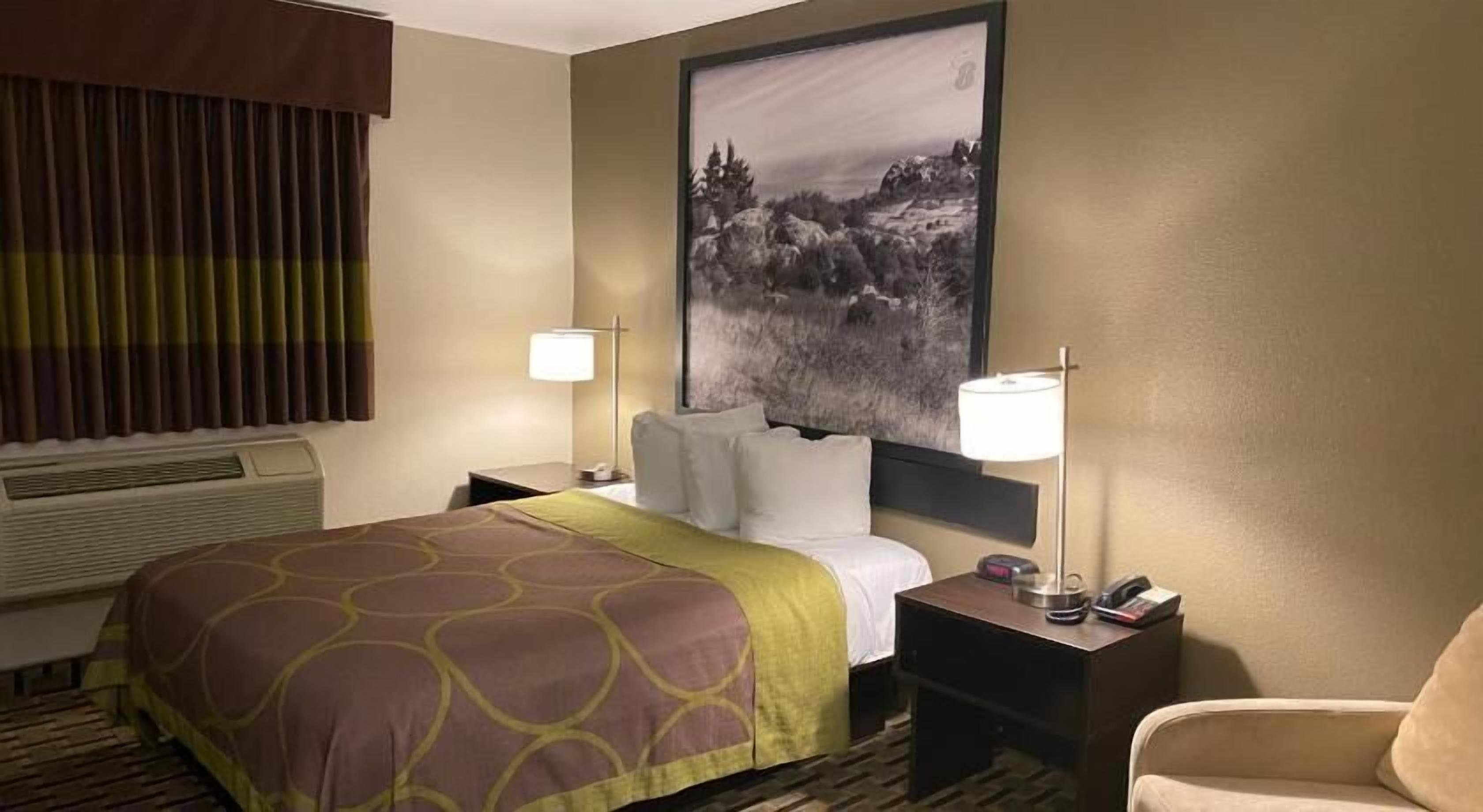 Desk, free cribs/infant beds, rollaway beds, free WiFi