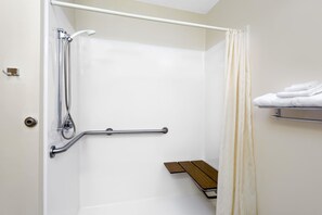 Bathroom shower - Super 8 by Wyndham Athens (Athens)