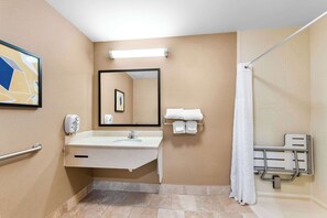 Room, 1 King Bed, Accessible, Non Smoking | Bathroom | Combined shower/tub, deep soaking tub, free toiletries, hair dryer - Comfort Inn Harriman (Harriman)