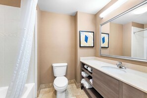 Standard Room, 1 King Bed, Non Smoking | Premium bedding, down comforters, blackout drapes, iron/ironing board