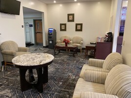 Área de estar no saguão