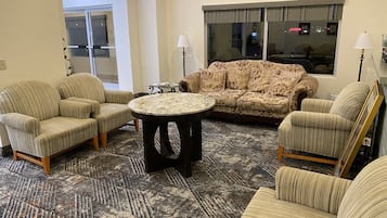 Sala de estar en el lobby