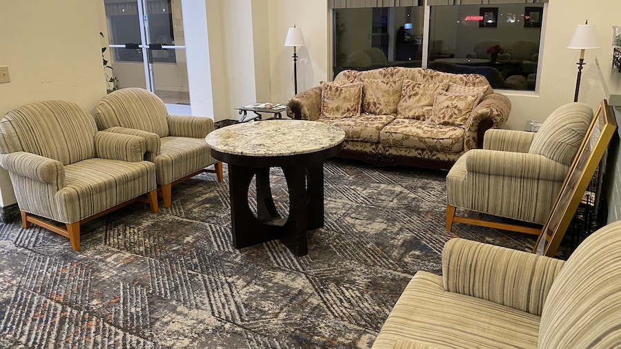 Knights Inn & Suites Dublin