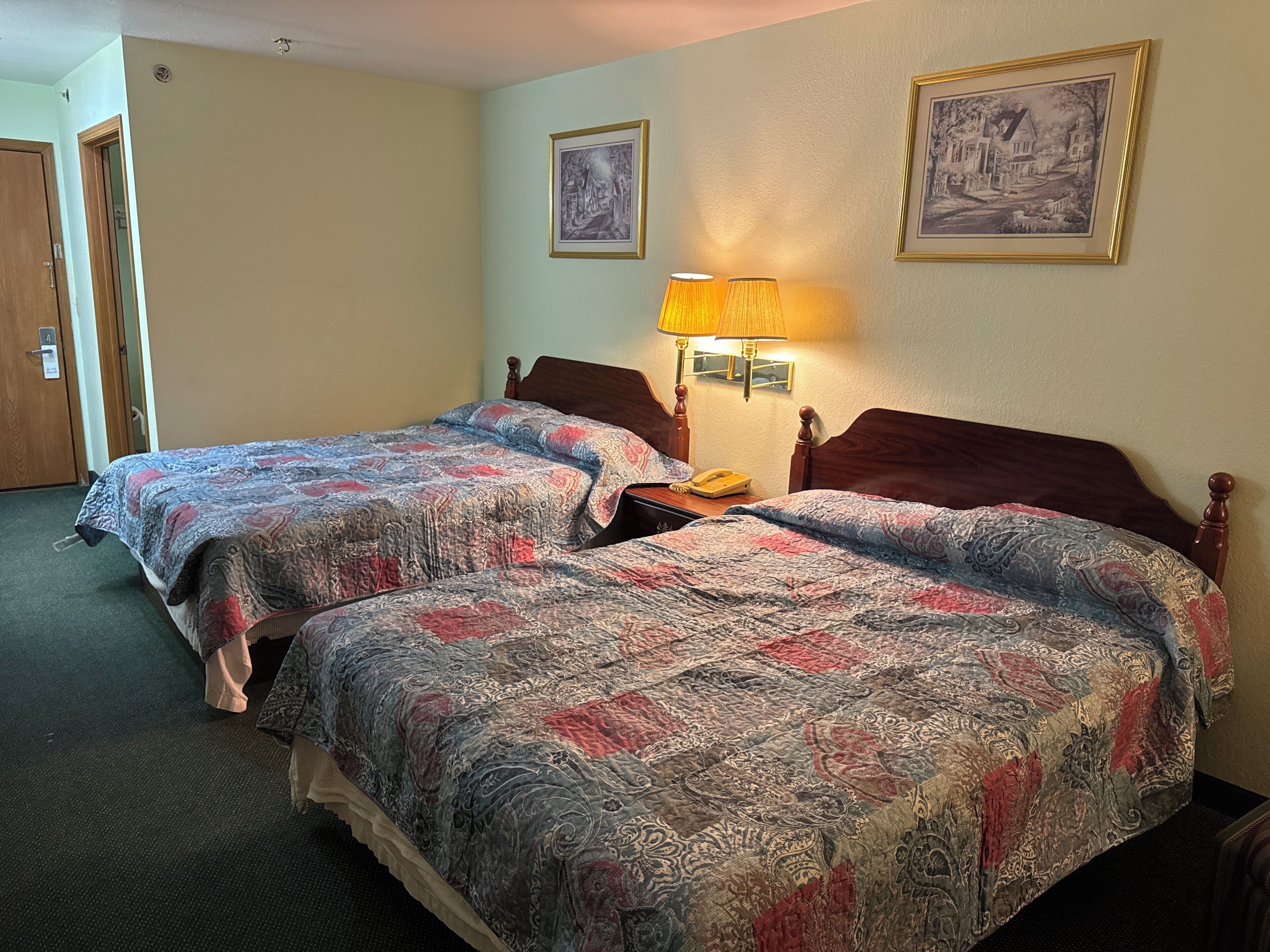 标准房, 1 间卧室, 无障碍浴缸, 城市景观 | 羽绒被、客房内保险箱、笔记本电脑工作区、遮光窗帘