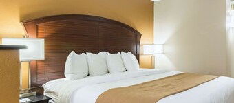 Quality Inn & Suites Arden Hills - Saint Paul North