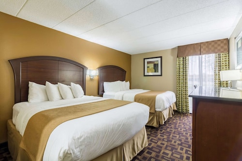 Quality Inn & Suites Arden Hills - Saint Paul North
