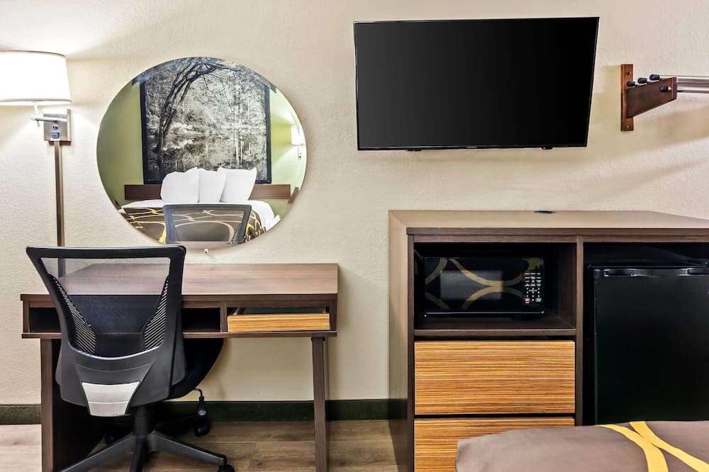 Super 8 by Wyndham Columbia SC / Ft. Jackson