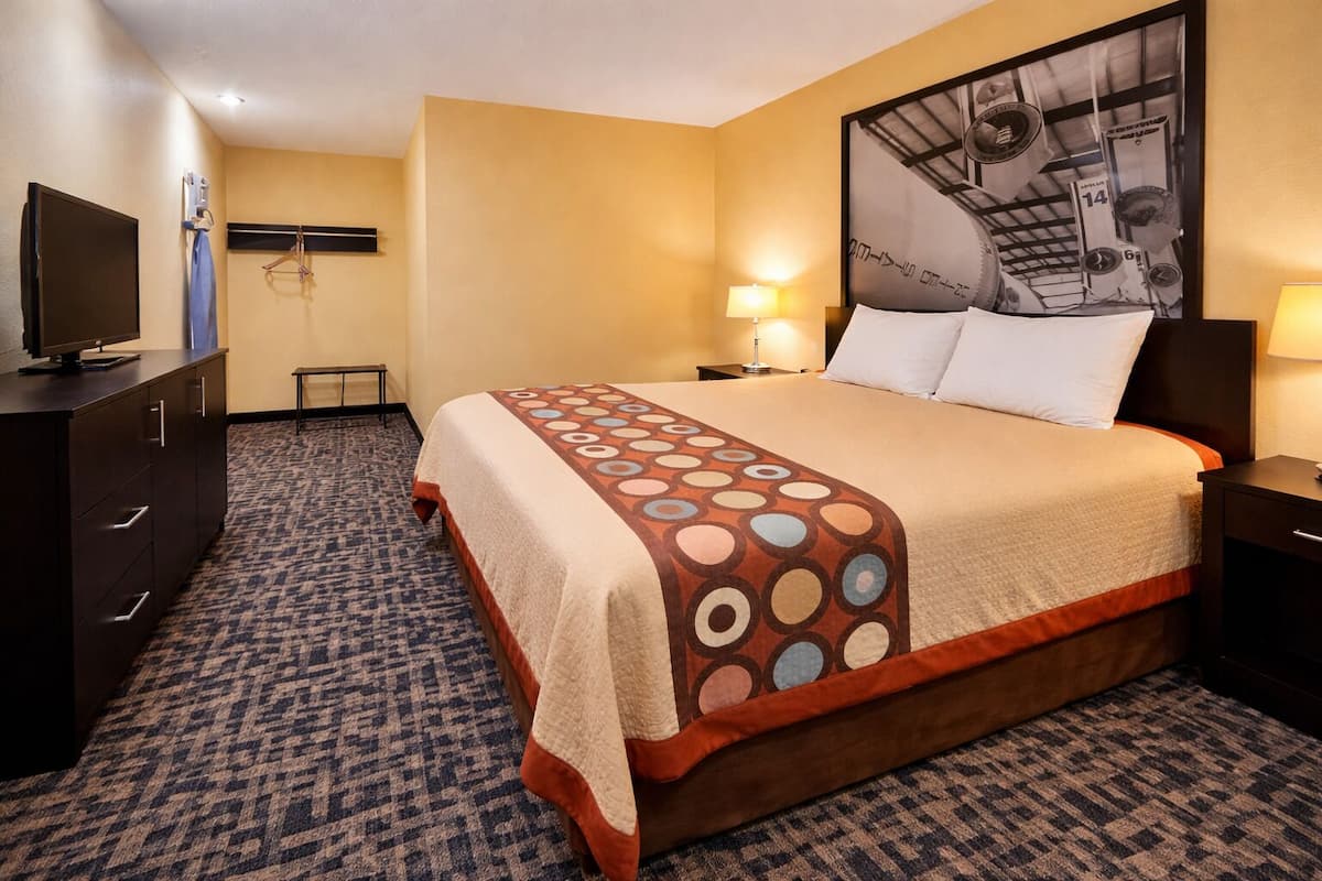 Premium bedding, desk, iron/ironing board, rollaway beds