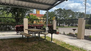 BBQ/picnic area