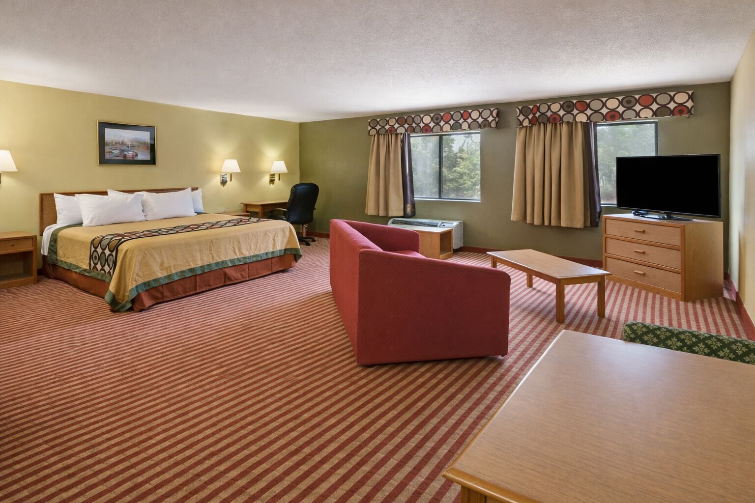 Premium bedding, desk, iron/ironing board, rollaway beds