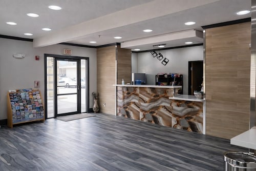 Super 8 by Wyndham Pasadena