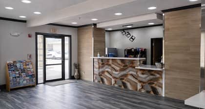 Super 8 by Wyndham Pasadena