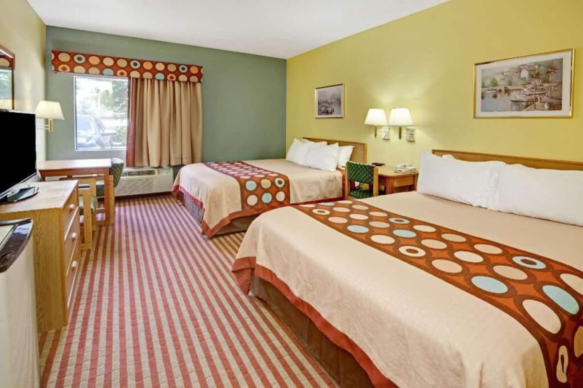 Premium bedding, desk, iron/ironing board, rollaway beds