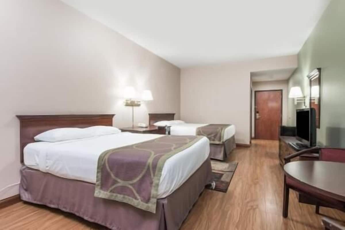 Desk, free cribs/infant beds, free rollaway beds, free WiFi