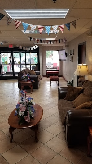 Lobby lounge