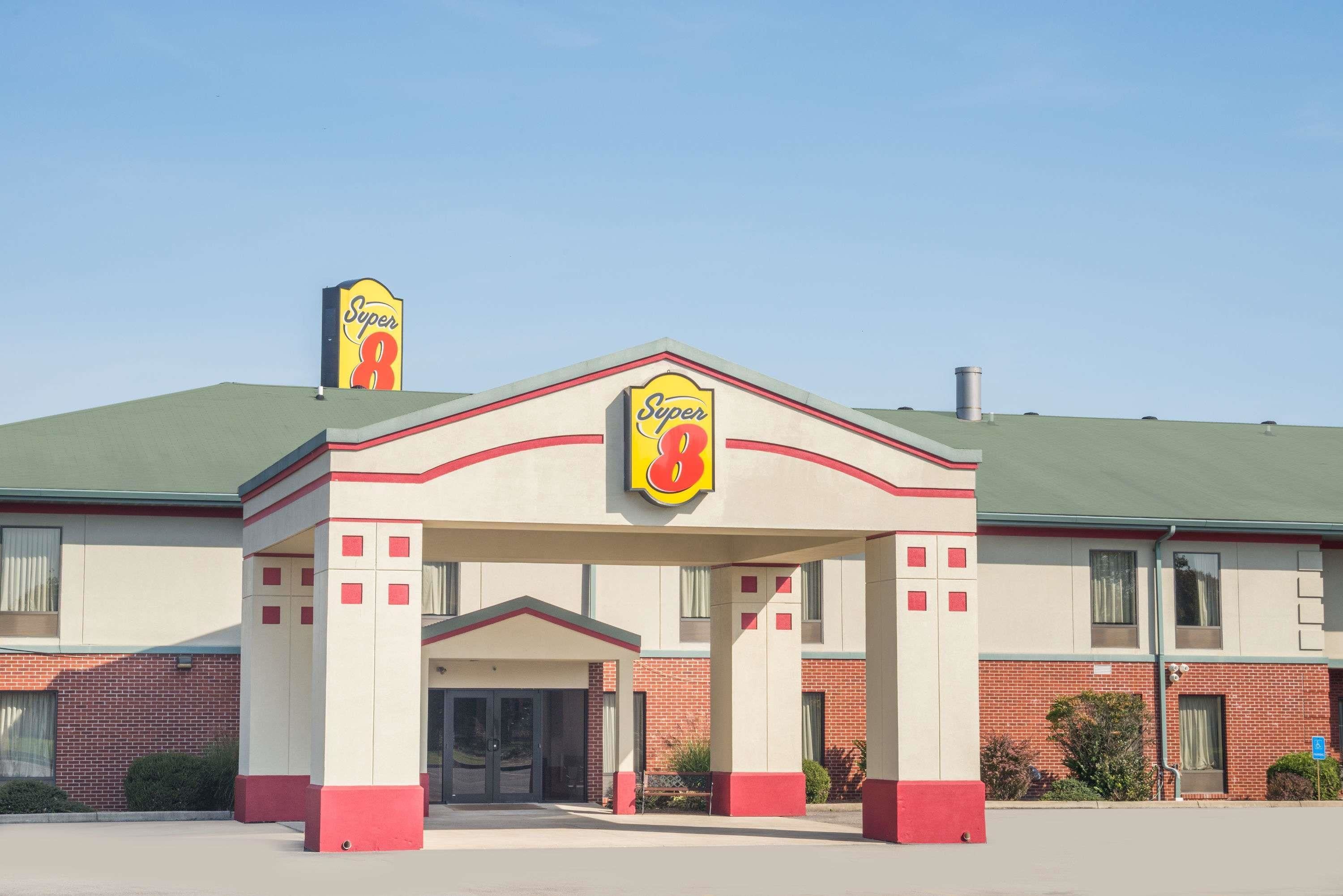Super 8 by Wyndham Grayson in Grayson, United States